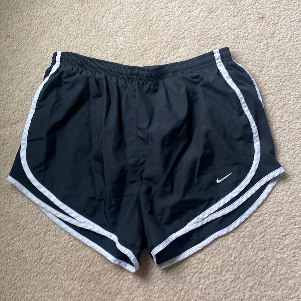 Nike dri-fit shorts size medium